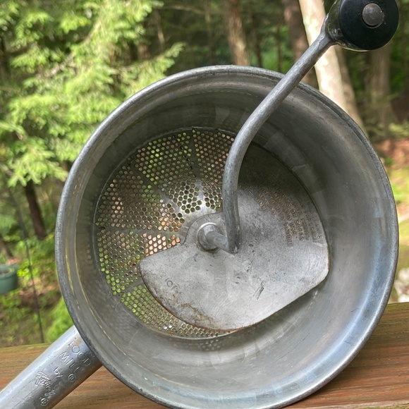 Vintage Foley Food Mill 2-Quart / 1.9L Stainless Steel No. 101 - Picture 6 of 6